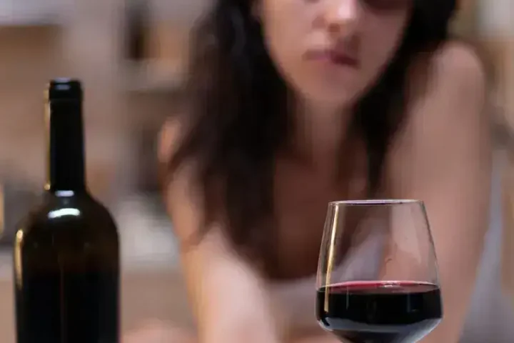 Beber vino todos los días cuándo deja de ser una costumbre y empieza a preocupar